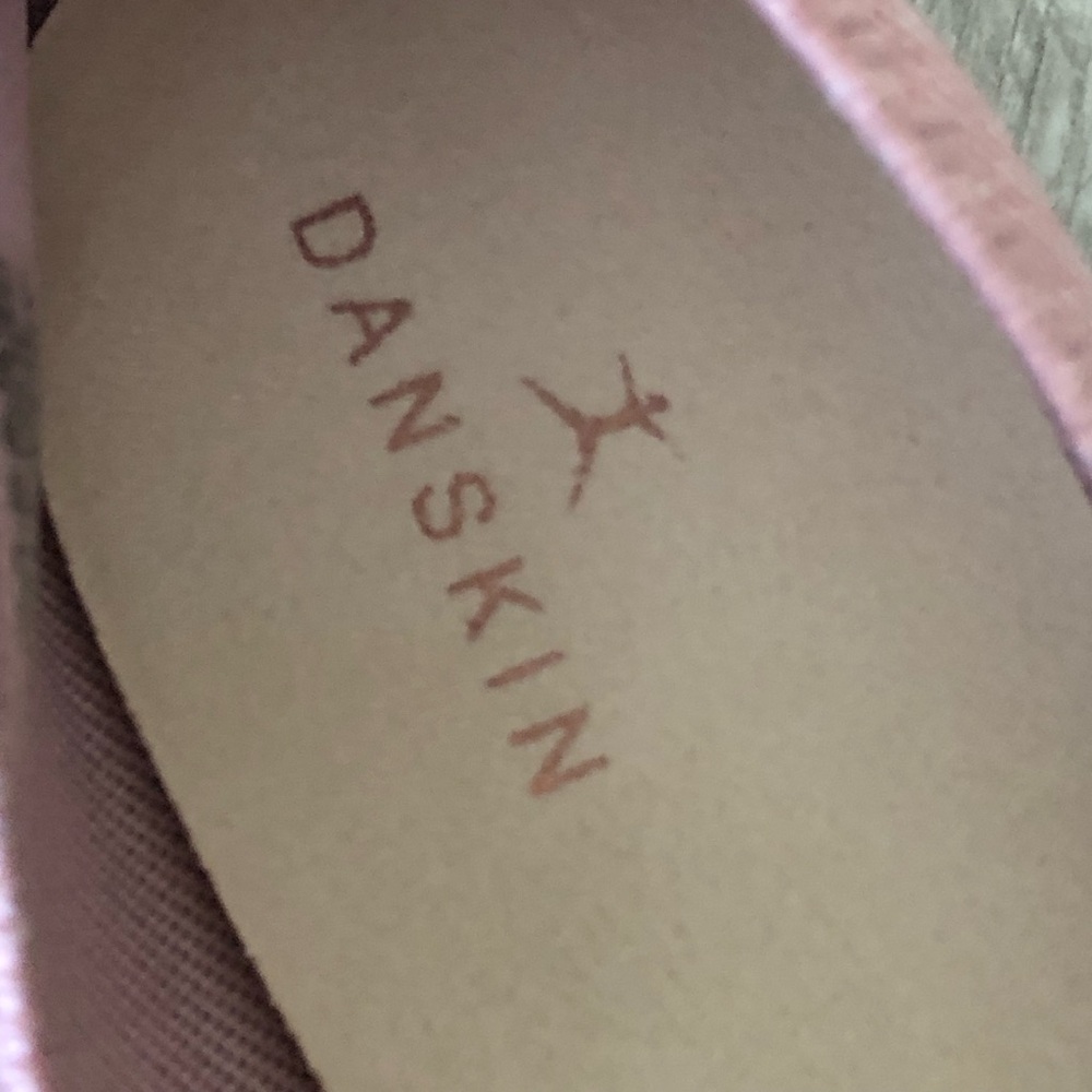 Danskin Luxe Rejuvenate. Memory foam shoes. Size 10 - Picture 3 of 12